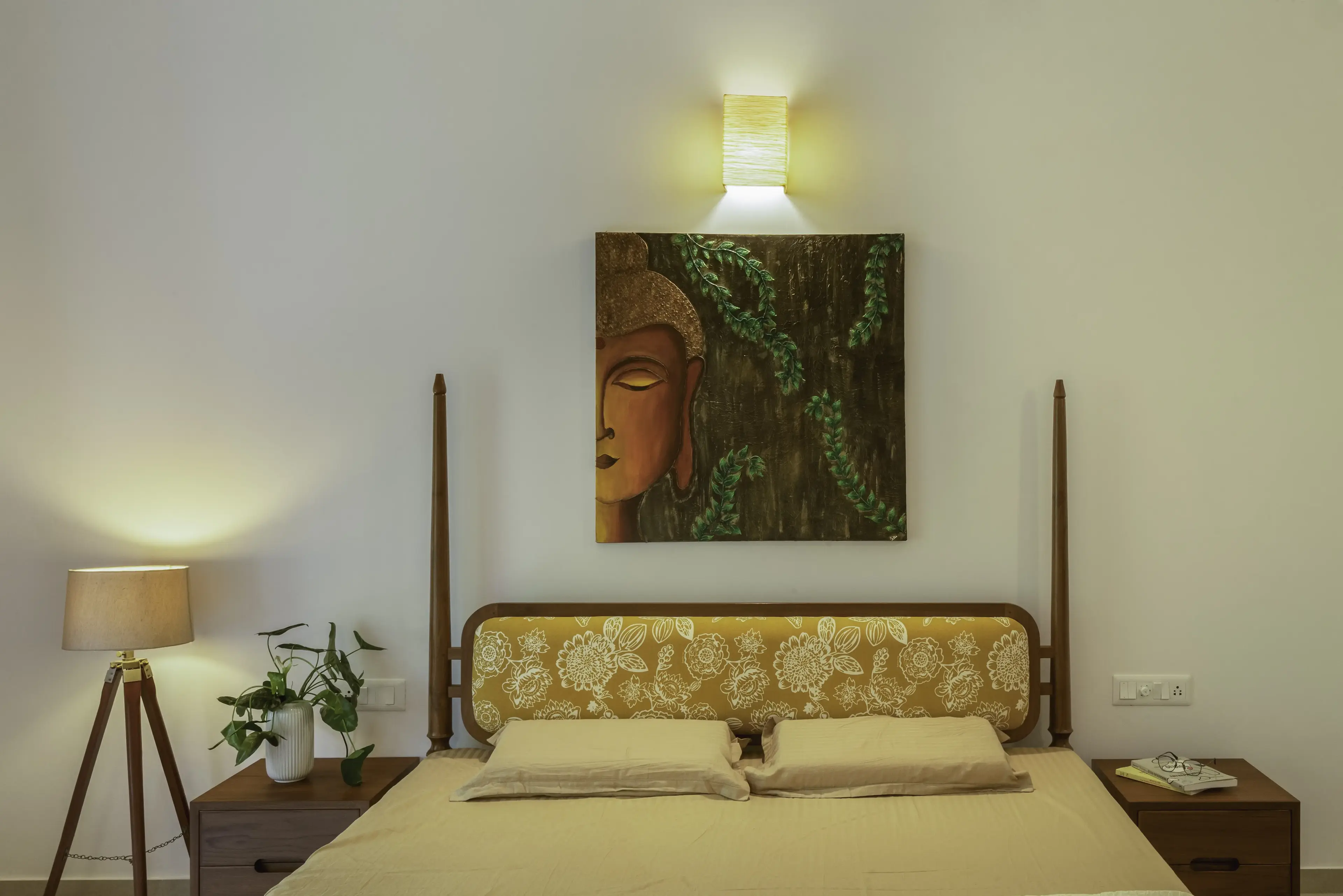 Deodar House bedroom poster bed